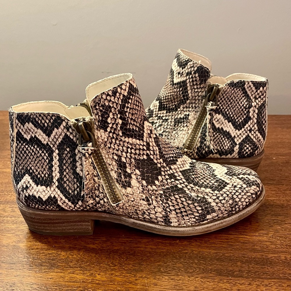 LEATHER Gianni Bini Snakeskin Booties Boots Zip Up 8